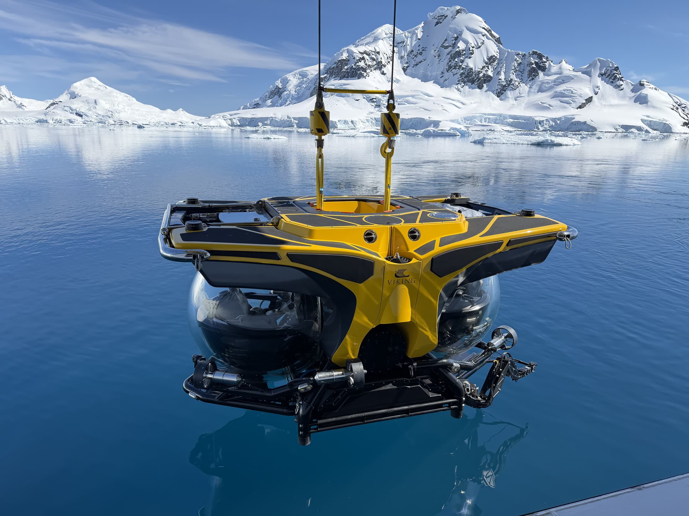 commercial submarine